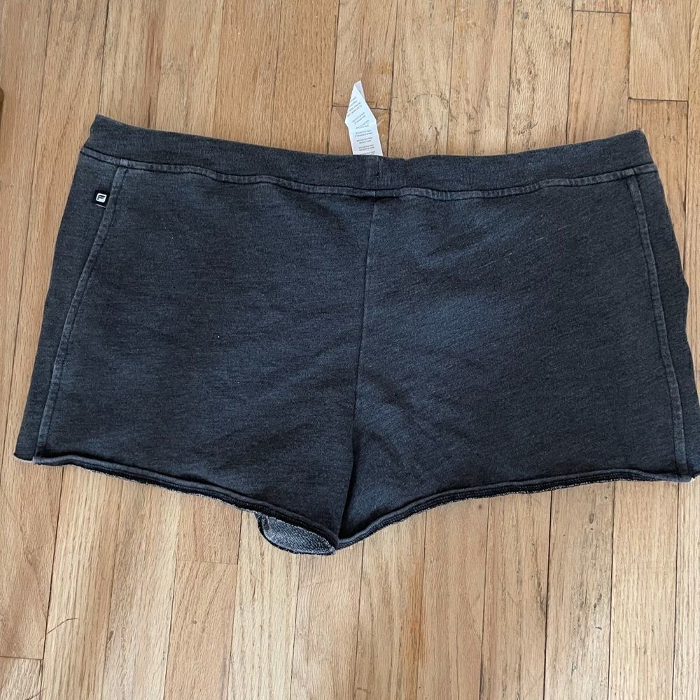 New fabletics shorts sz xxL - Picture 5 of 15